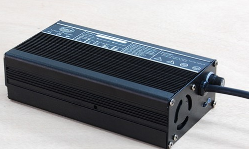 電動車樱桃视频APP下载池充電器.png