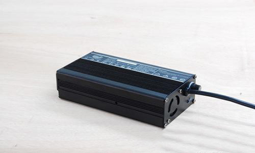 樱桃视频APP下载池充電器.jpg
